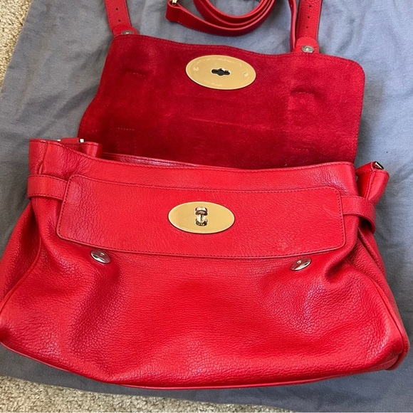 Mulberry Valentine Alexa limited edition heart studs - Picture 5 of 16